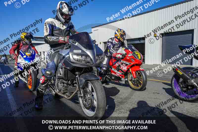 anglesey no limits trackday;anglesey photographs;anglesey trackday photographs;enduro digital images;event digital images;eventdigitalimages;no limits trackdays;peter wileman photography;racing digital images;trac mon;trackday digital images;trackday photos;ty croes